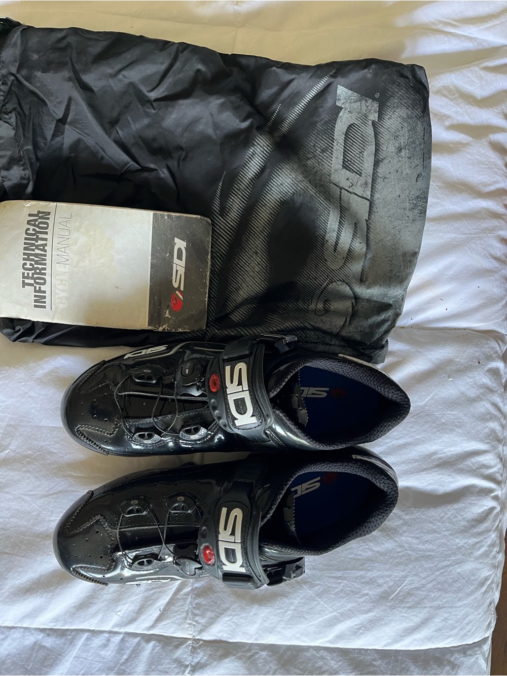 Like new women’s black SIDI road spin shoes size 42